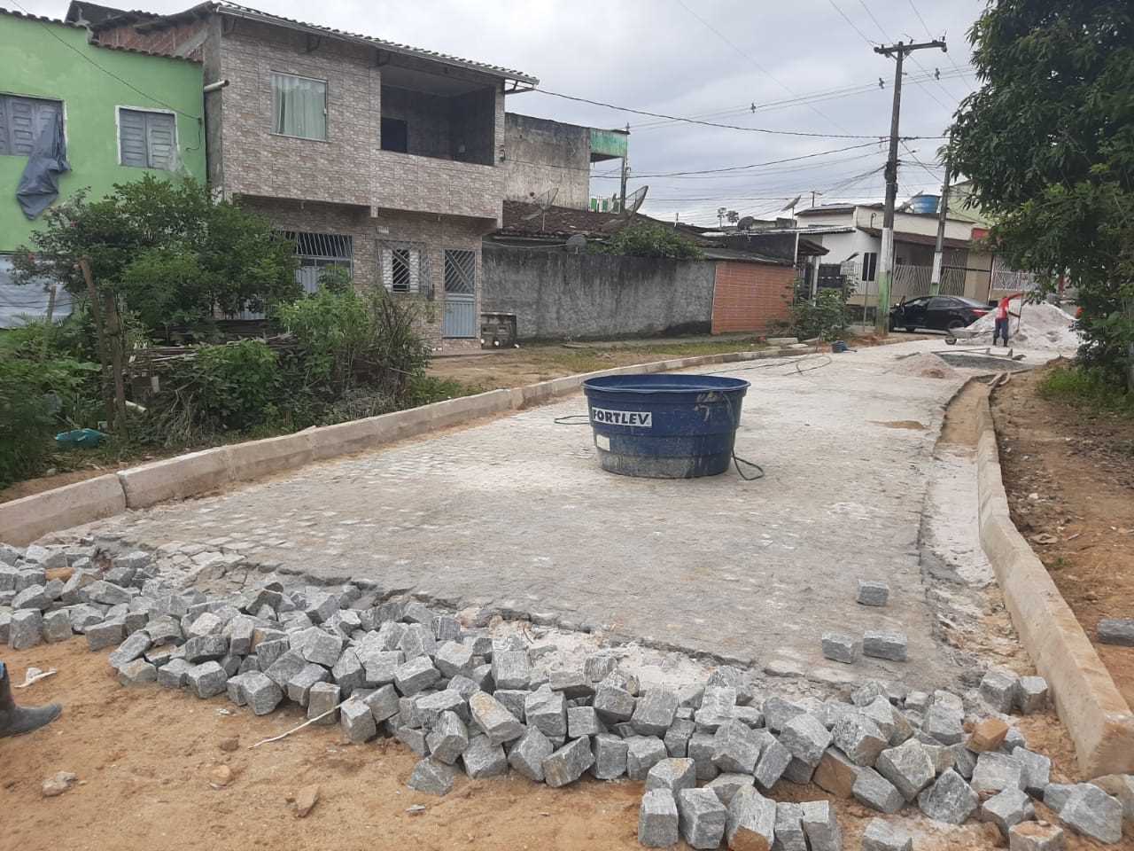 Camacã: Mais Ruas são calçadas em Camacã e distritos